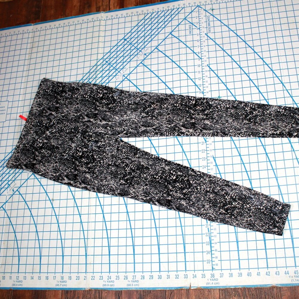 SPANX Faux Leather Snake Print Leggings, Large